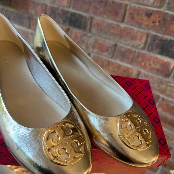 Gold Tory Burch shoes - Picture 2 of 3